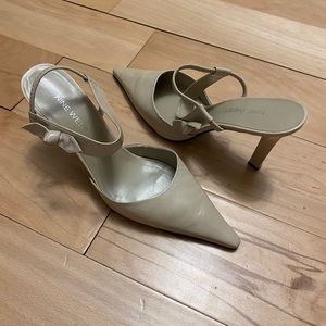 Nine West Slingback Heel with a Bow!